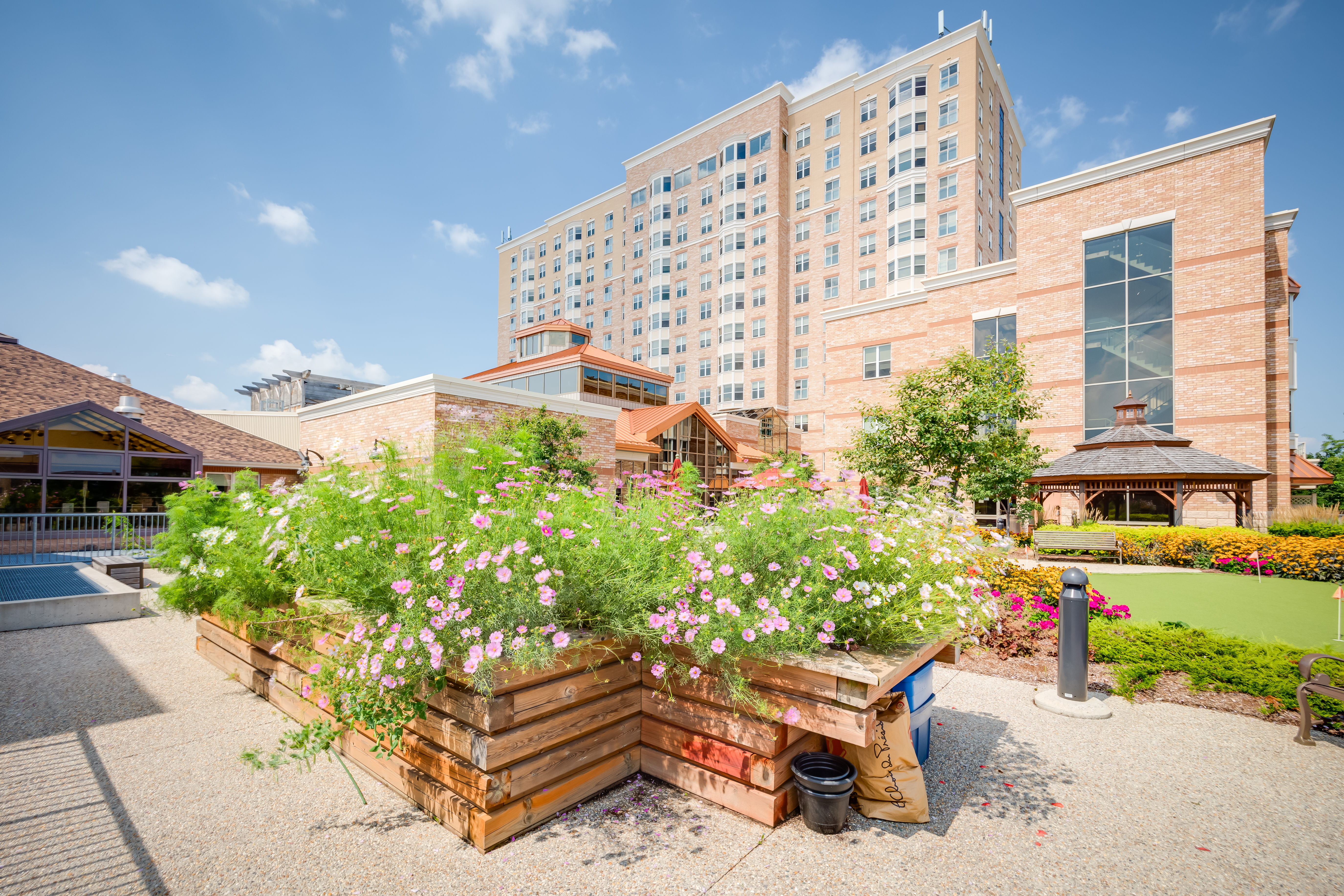 Gardens and outdoor space at Schlegel Villages