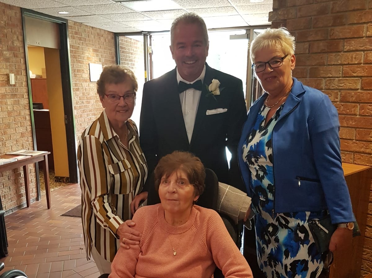 Randy and his mother Kathryn (front) are joined by an aunt and cousin from The Netherlands. They were so pleased  Kathryn could be part of her Grandson's wedding.